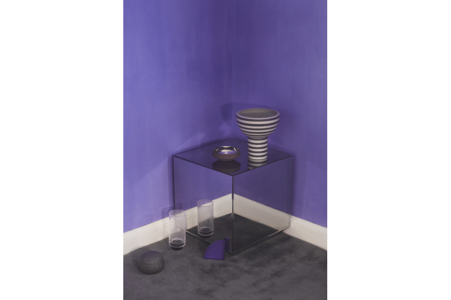 Speculum Side Table Black