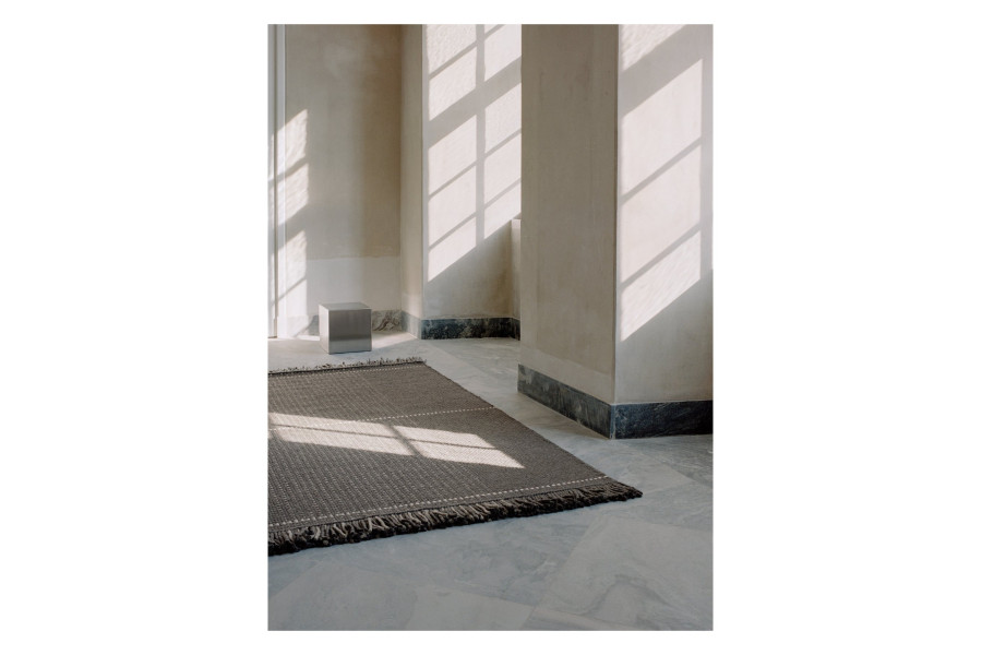 Rug AWAKENED MIND Charcoal