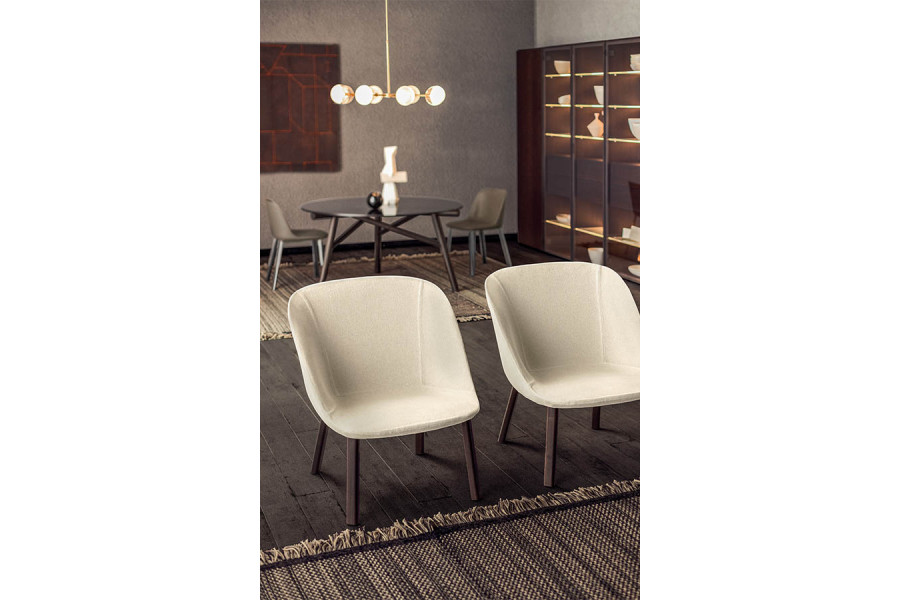 Armchairs Esse lounge with wooden legs